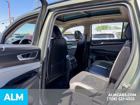 Used 2024 Volkswagen Atlas Peak Edition SE image 22