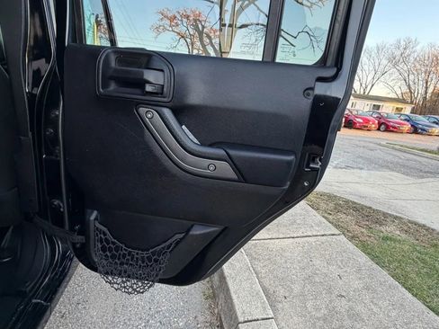 Used 2012 Jeep Wrangler Unlimited Sport image 18