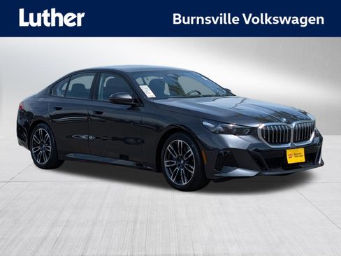 Used 2026 BMW 530i xDrive AWD/4WD image 1