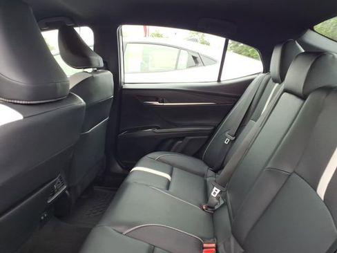 Used 2025 Toyota Camry SE FWD image 7