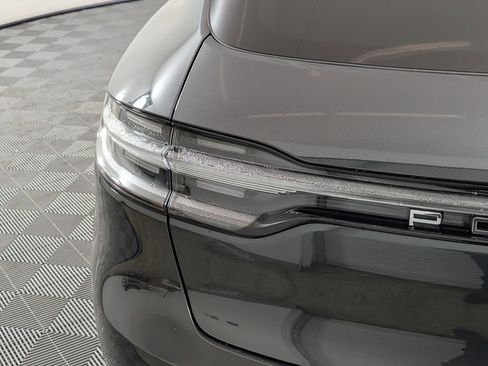 Certified 2026 Porsche Macan AWD/4WD image 14
