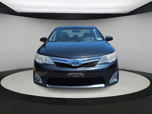 Used 2012 Toyota Camry XLE w/ Convenience Pkg FWD image 3