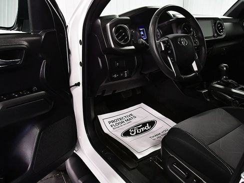 Used 2023 Toyota Tacoma TRD Sport AWD/4WD image 16