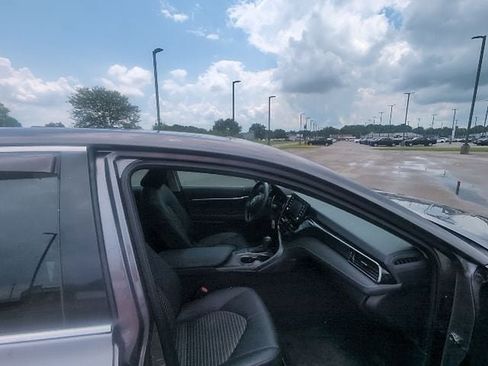 Used 2024 Toyota Camry SE FWD image 3