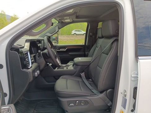New 2026 GMC Sierra 3500 Denali w/ Denali Reserve Package AWD/4WD image 6