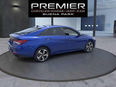 Used 2023 Hyundai Elantra SEL w/ Convenience Package FWD image 8