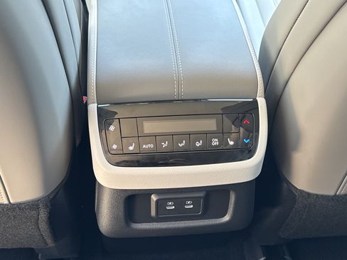 Used 2026 INFINITI QX60 Luxe w/ Cargo Package FWD image 17