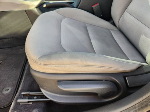 Used 2017 Hyundai Elantra SE image 23