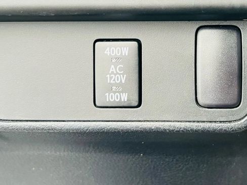 Used 2017 Toyota Tacoma TRD Sport image 19