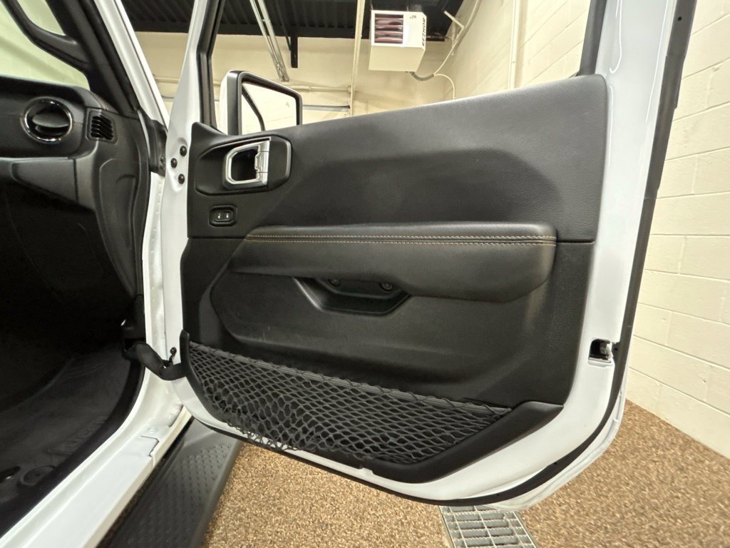 Used 2021 Jeep Gladiator Overland AWD/4WD image 18