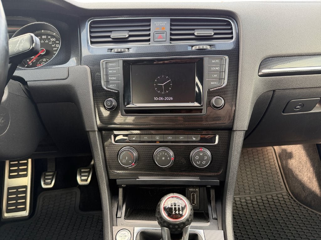 Used 2015 Volkswagen GTI SE FWD image 12