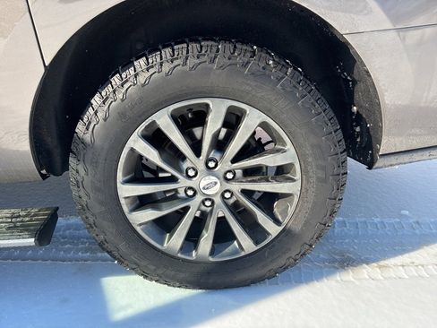 Used 2019 Ford Expedition Max Limited image 22