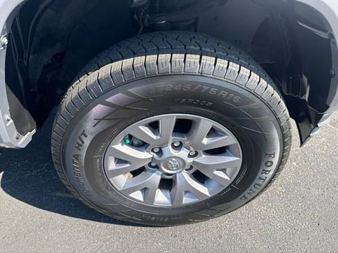 Used 2019 Toyota Tacoma SR5 RWD image 13