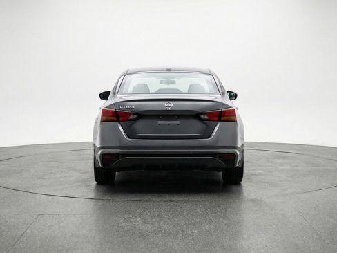 Used 2025 Nissan Altima 2.5 SV image 7