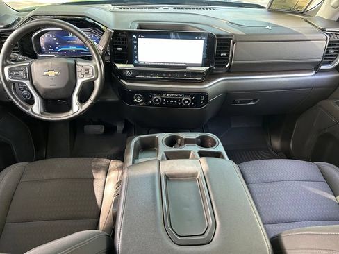 Used 2022 Chevrolet Silverado 1500 LT RWD image 11