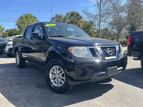 Used 2015 Nissan Frontier SV image 1