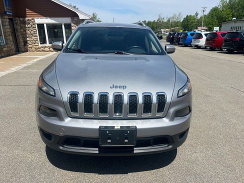 Used 2014 Jeep Cherokee Latitude w/ Comfort/Convenience Group AWD/4WD image 2