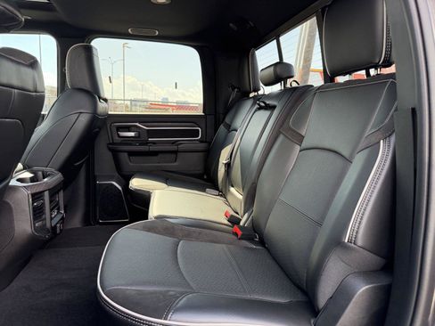 Used 2025 RAM 2500 Laramie AWD/4WD image 19