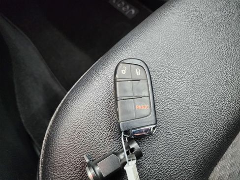 Used 2024 Jeep Compass Latitude image 44