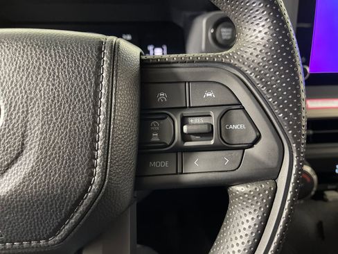 Certified 2024 Toyota Tacoma SR5 AWD/4WD image 27