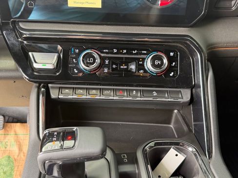Used 2023 GMC Sierra 1500 AT4 w/ AT4 Premium Package AWD/4WD image 16