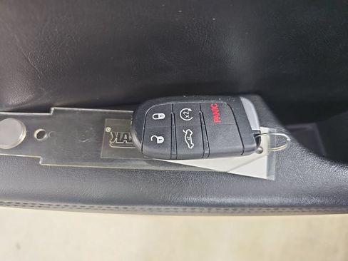 Used 2020 Jeep Cherokee Latitude Plus AWD/4WD image 39