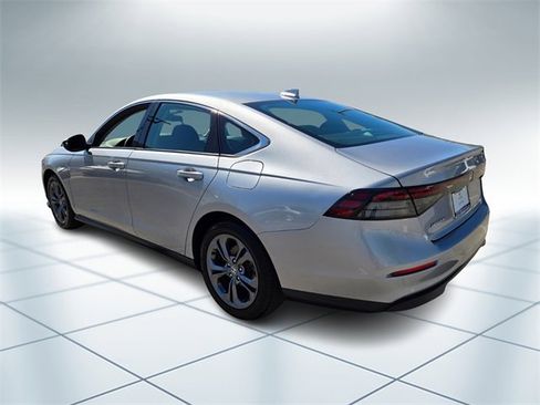 Certified 2023 Honda Accord EX image 7