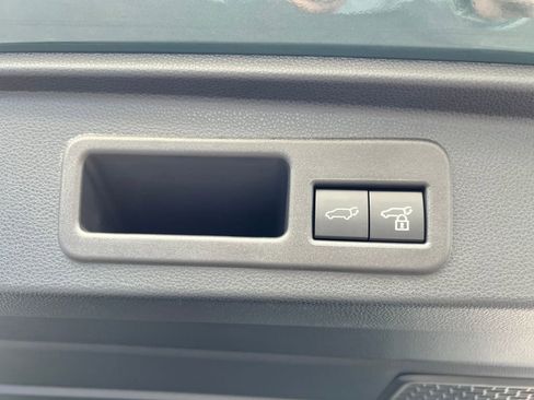 Certified 2025 Toyota 4Runner TRD Off-Road Premium image 45