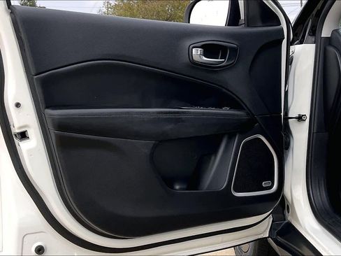 Used 2021 Jeep Compass Latitude w/ Sun and Sound Group image 21