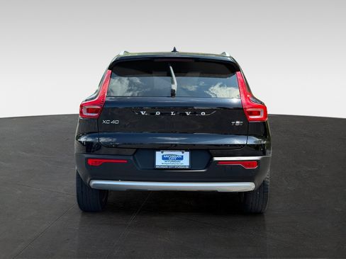 Used 2021 Volvo XC40 T5 Momentum AWD/4WD image 6