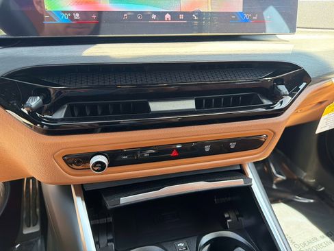 New 2026 BMW 330i Sedan w/ M Sport Package RWD image 23
