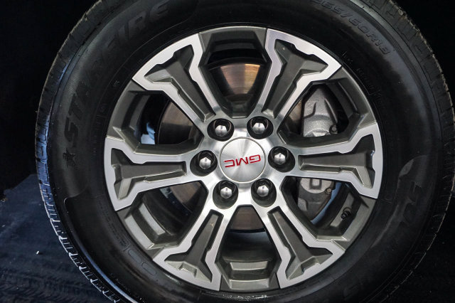 Used 2025 GMC Sierra 1500 SLT AWD/4WD image 5