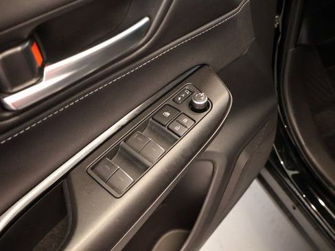 Certified 2021 Toyota Venza LE image 11