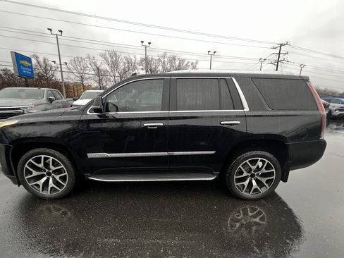 Used 2015 Cadillac Escalade Luxury image 5