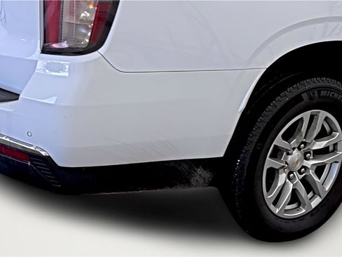 Used 2024 Chevrolet Suburban LT image 9