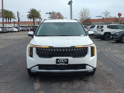 New 2026 Kia Carnival EX image 2