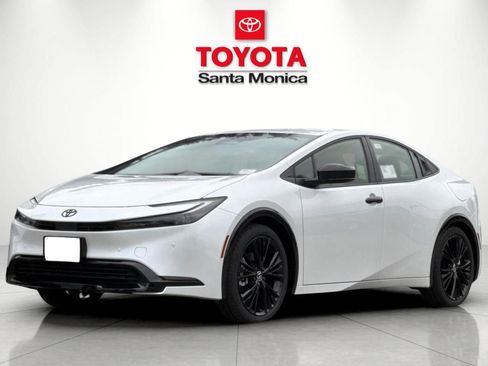 New 2026 Toyota Prius Plug-In Hybrid FWD image 6