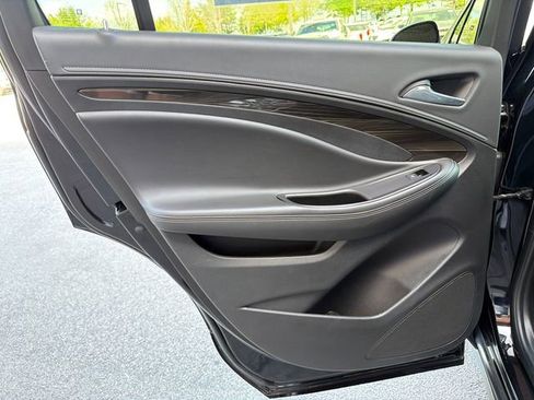 Used 2019 Buick Envision Essence FWD image 22