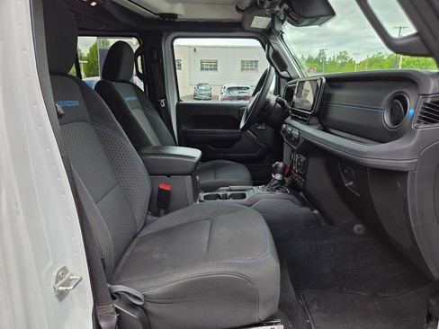 Used 2024 Jeep Wrangler Unlimited Rubicon 4xe AWD/4WD image 11