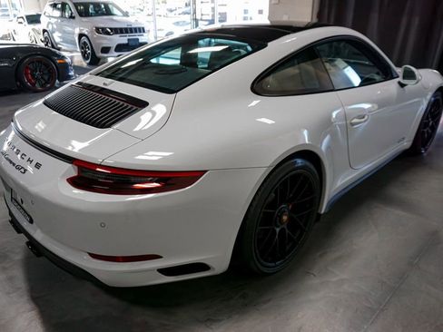 Used 2018 Porsche 911 GT3 RS image 38