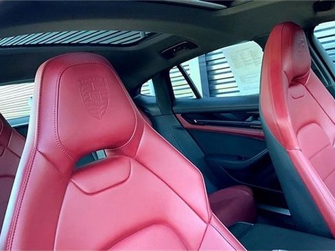 Used 2025 Porsche Panamera 4 image 8