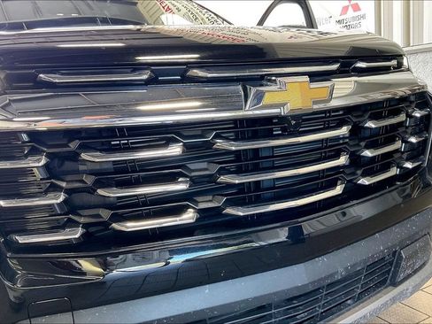 Used 2025 Chevrolet Equinox LT AWD/4WD image 25