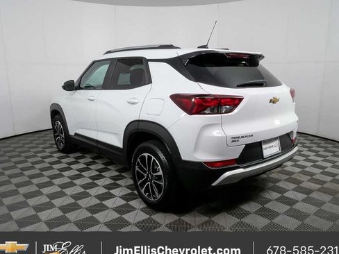 Certified 2025 Chevrolet TrailBlazer LT AWD/4WD image 3