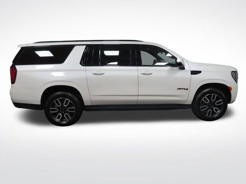 Used 2023 GMC Yukon XL AT4 AWD/4WD image 7