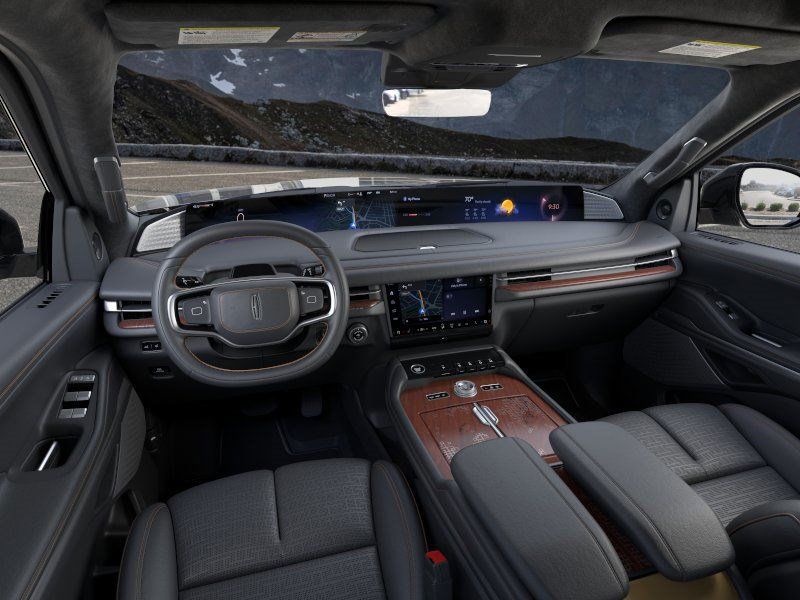 Used 2025 Lincoln Navigator Black Label AWD/4WD image 9