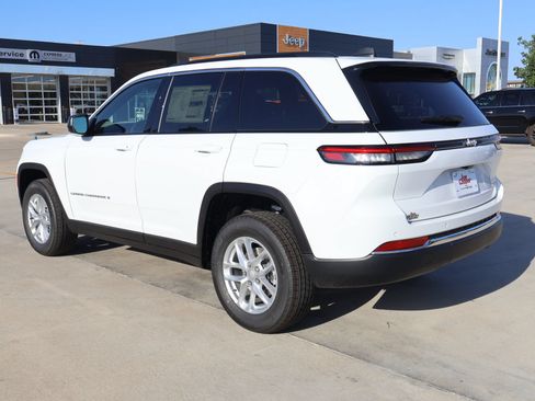 New 2026 Jeep Grand Cherokee Laredo RWD image 21