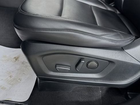 Used 2022 Ford Explorer XLT w/ Equipment Group 202A image 19