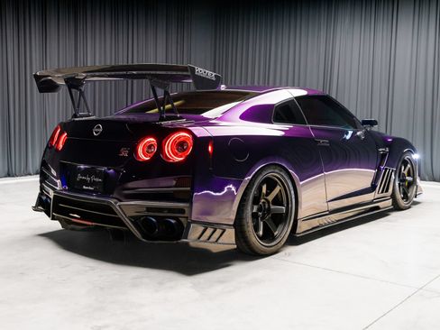 Used 2023 Nissan GT-R Premium w/ Premium Interior Package AWD/4WD image 38