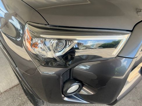 Used 2018 Toyota 4Runner SR5 Premium AWD/4WD image 27