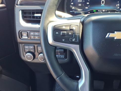 Used 2024 Chevrolet Suburban LT w/ Luxury Package AWD/4WD image 16